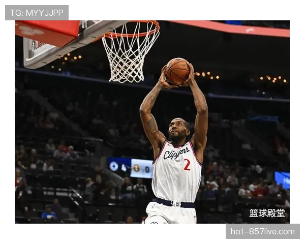 泰伦卢暂停期间战术板细节曝光 双塔组合使用时机引发讨论